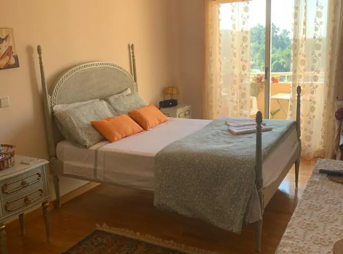 Vintage בית הארחה